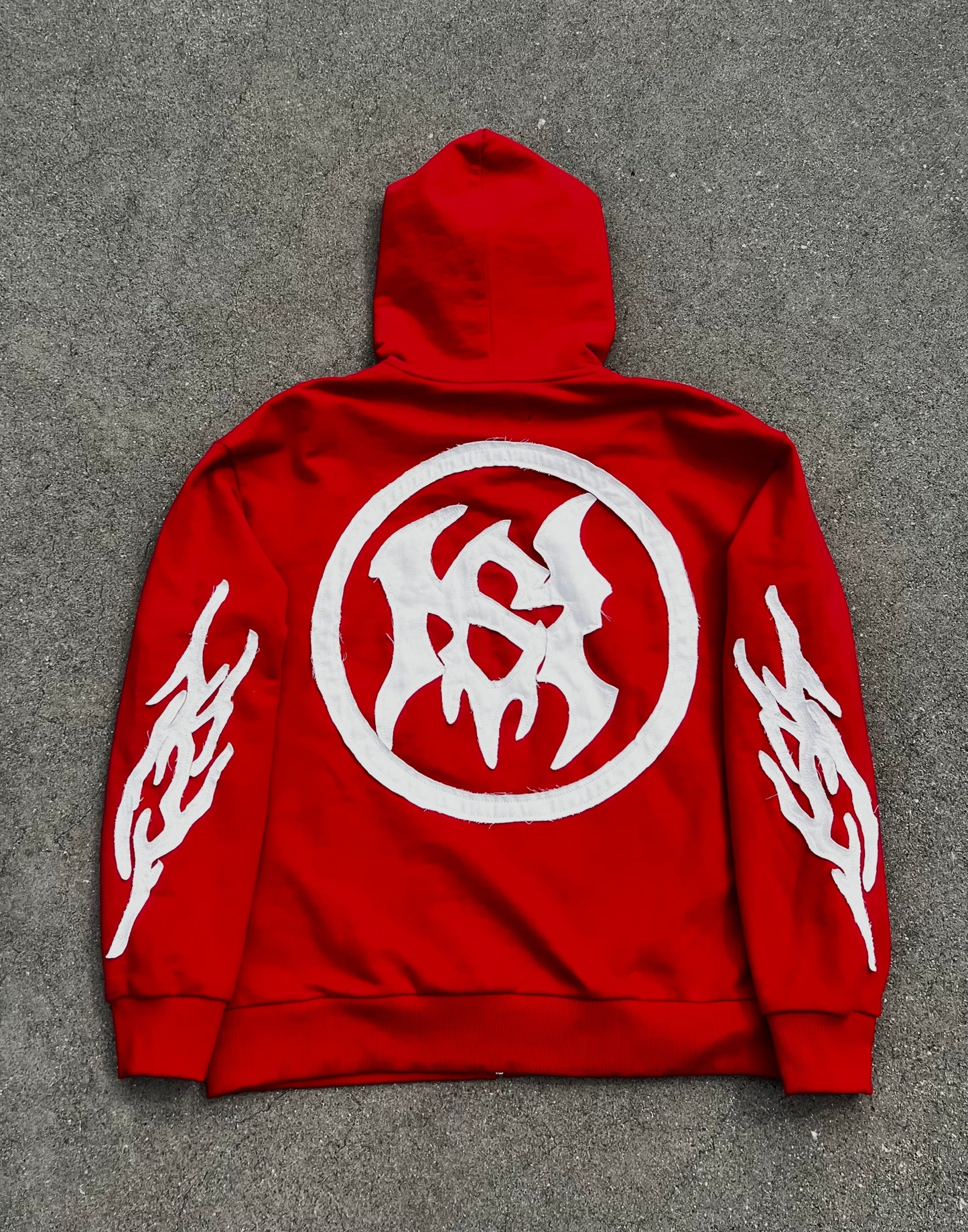 STATEMENT HOODIE